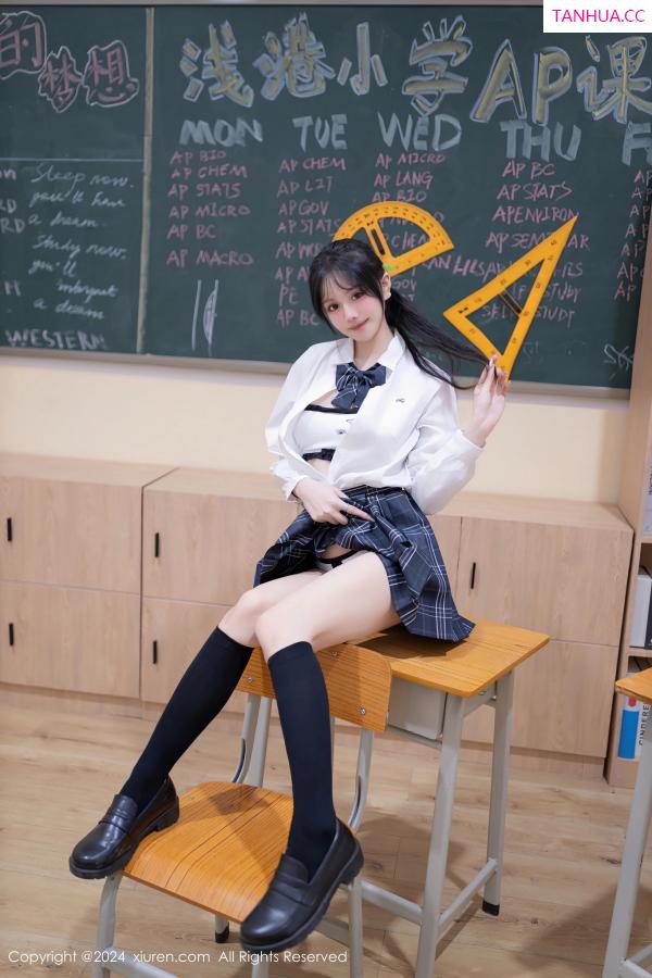   [XiuRen]高清写真图 2024.02.02 No.8058 幼幼 美腿性感第2张图片
